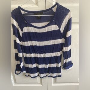 Attention 3/4 sleeve sweater/shirt